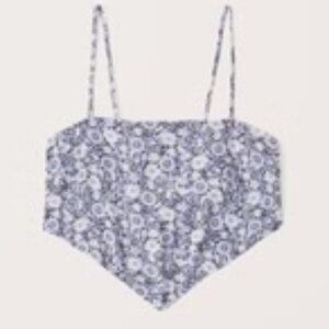 Abercrombie & Fitch Women's Scarf Top Color: BLUE PATTERN Size: Small